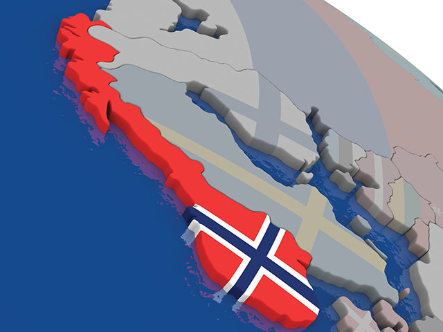norway-with-flag-highlighted-on-model-of-globe-58999458_l